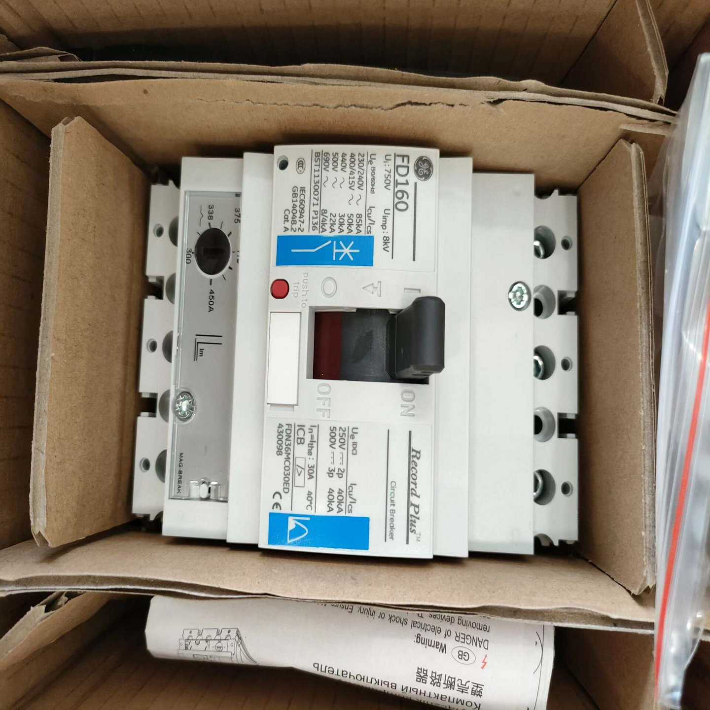 美国GE通用FD160塑壳断路器，型号FDN36MC030E--议价商品