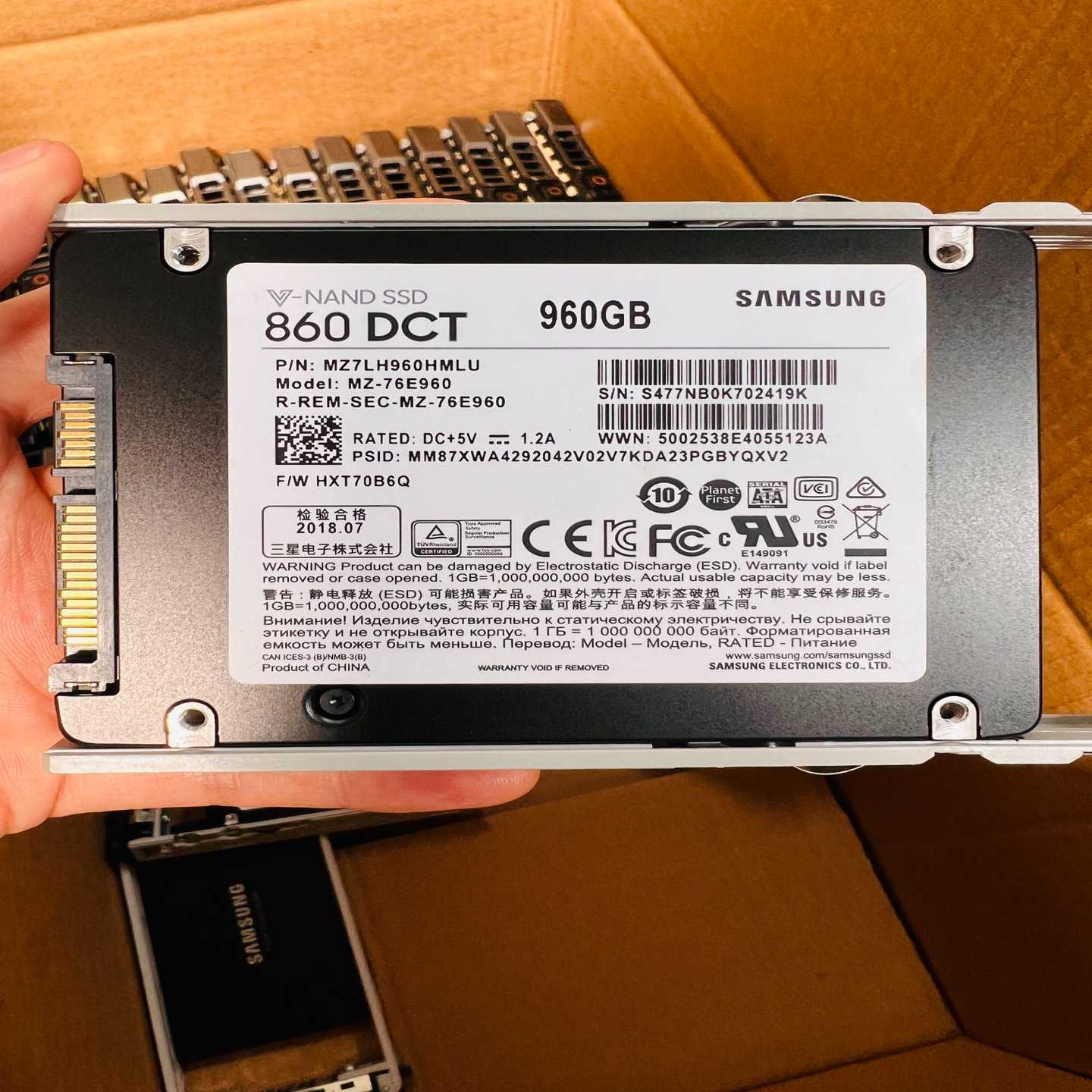 询价三星2.5寸860DCT960gSSD固态硬盘