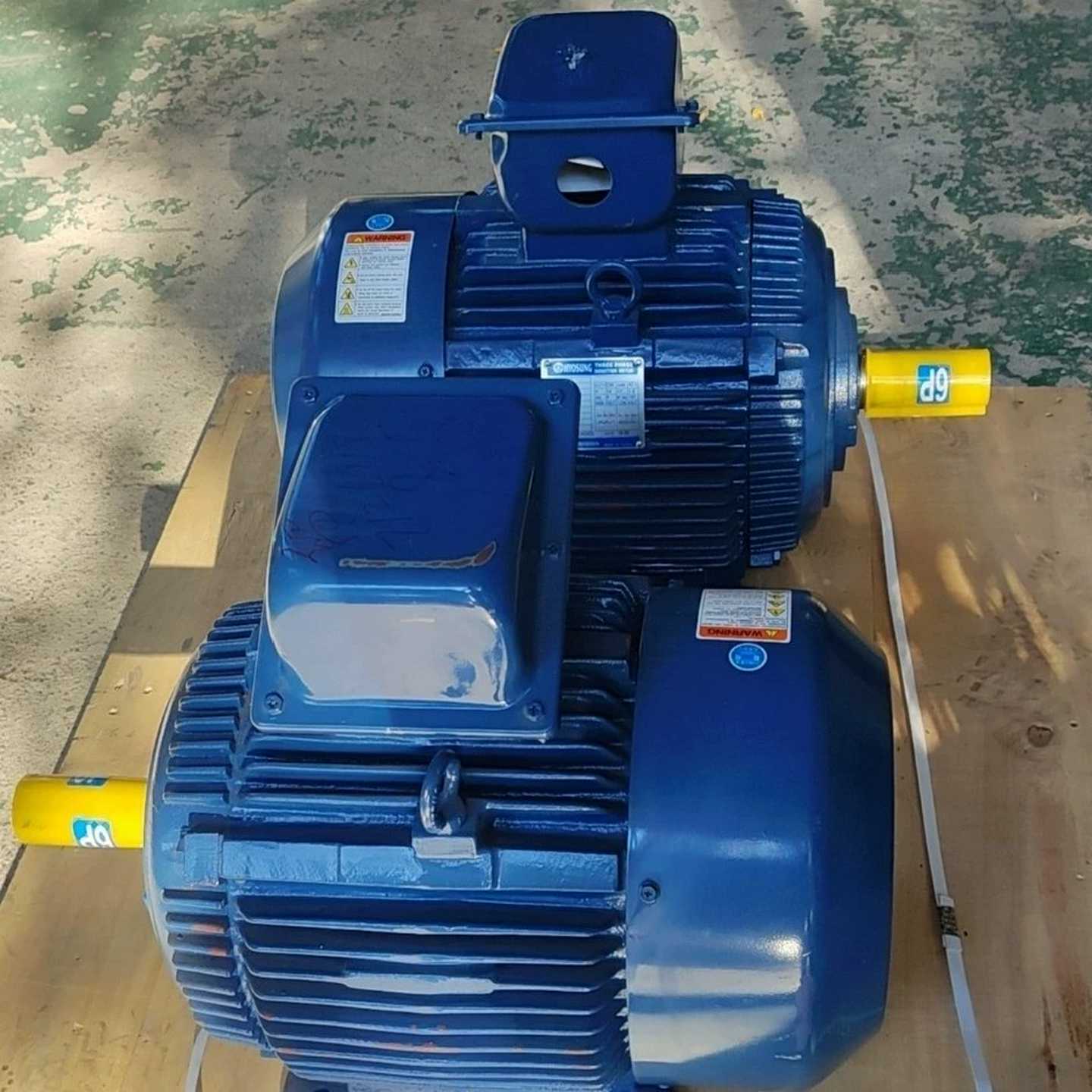 询价“韩国现代HYOSUNG15kW三相电机库存新机未使用