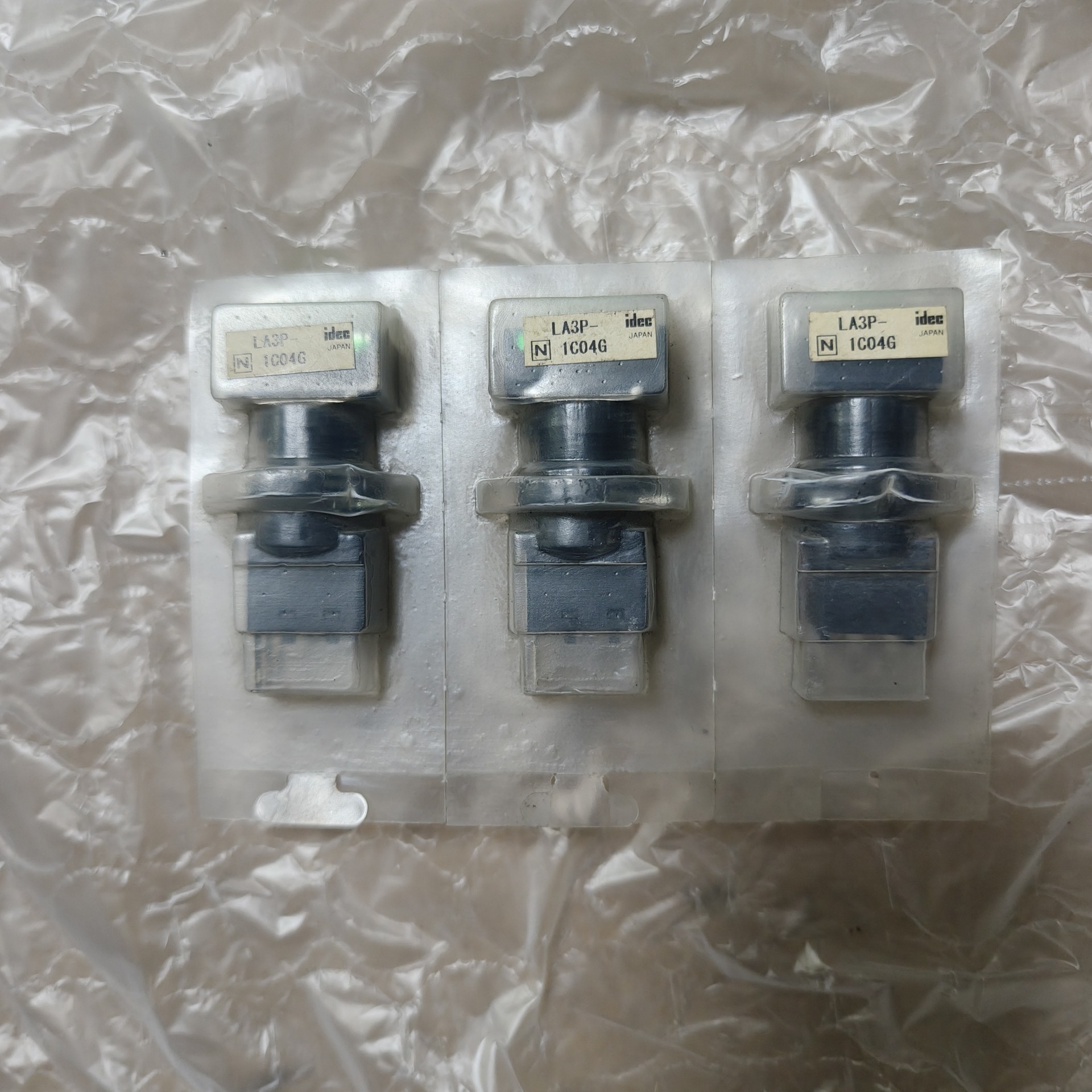 【请询价】IDEC和泉平头方形按钮开关LA3P-1C04G