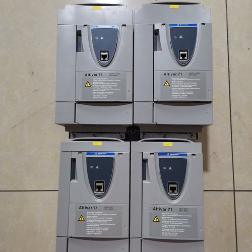 Original Dismantling Of The Nine New Schneider Atv71hu30n4 T