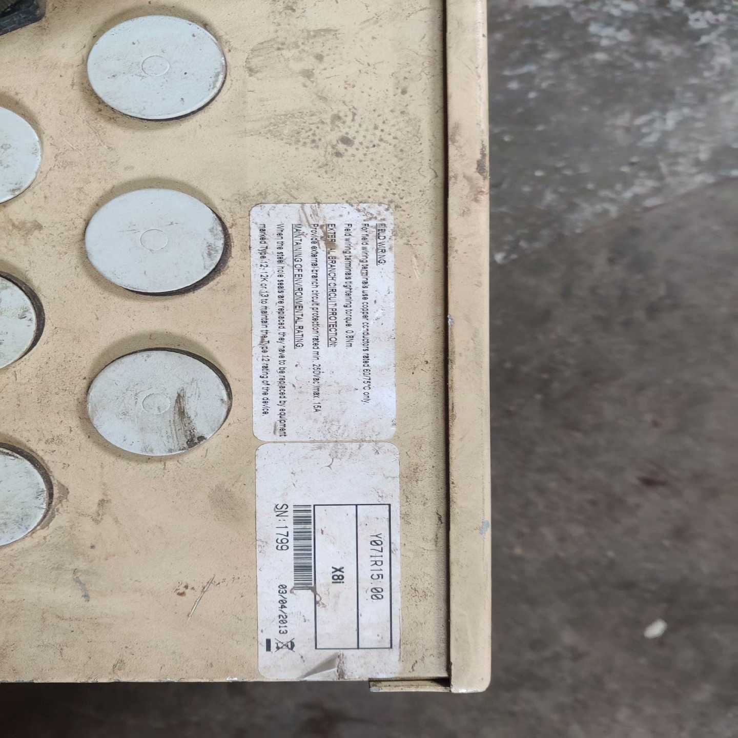 寺崎断路器底座 T2PM12E3A ~询价