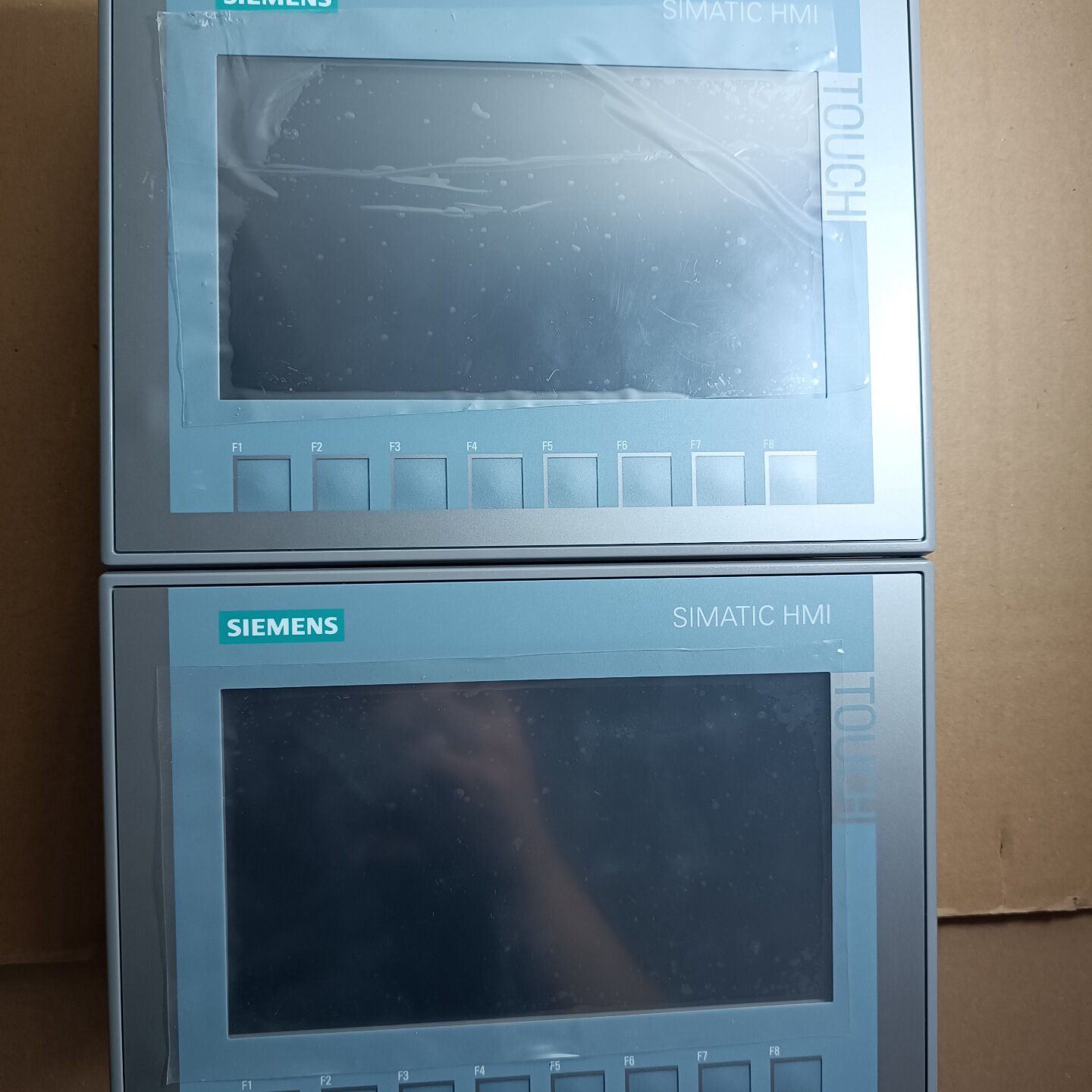 西门子KTP700 Basic触摸屏，型号6AV2 123---议价商品