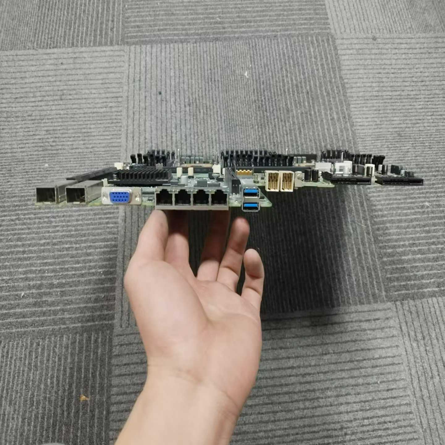 议价华为2288HV5服务器主板03024AFQ成色非常好