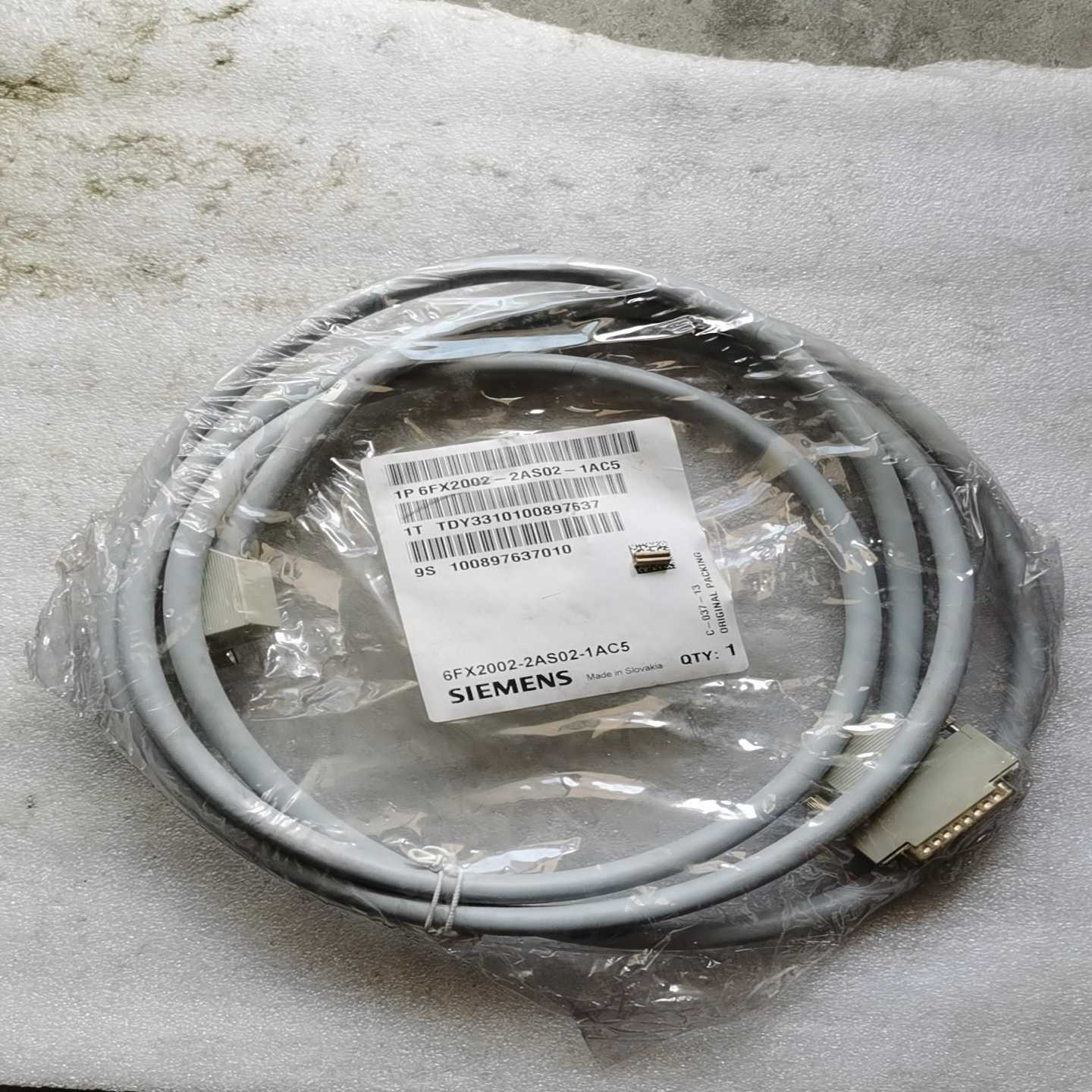 6FX2002-2AS02-1AC5，2.5M实物询价