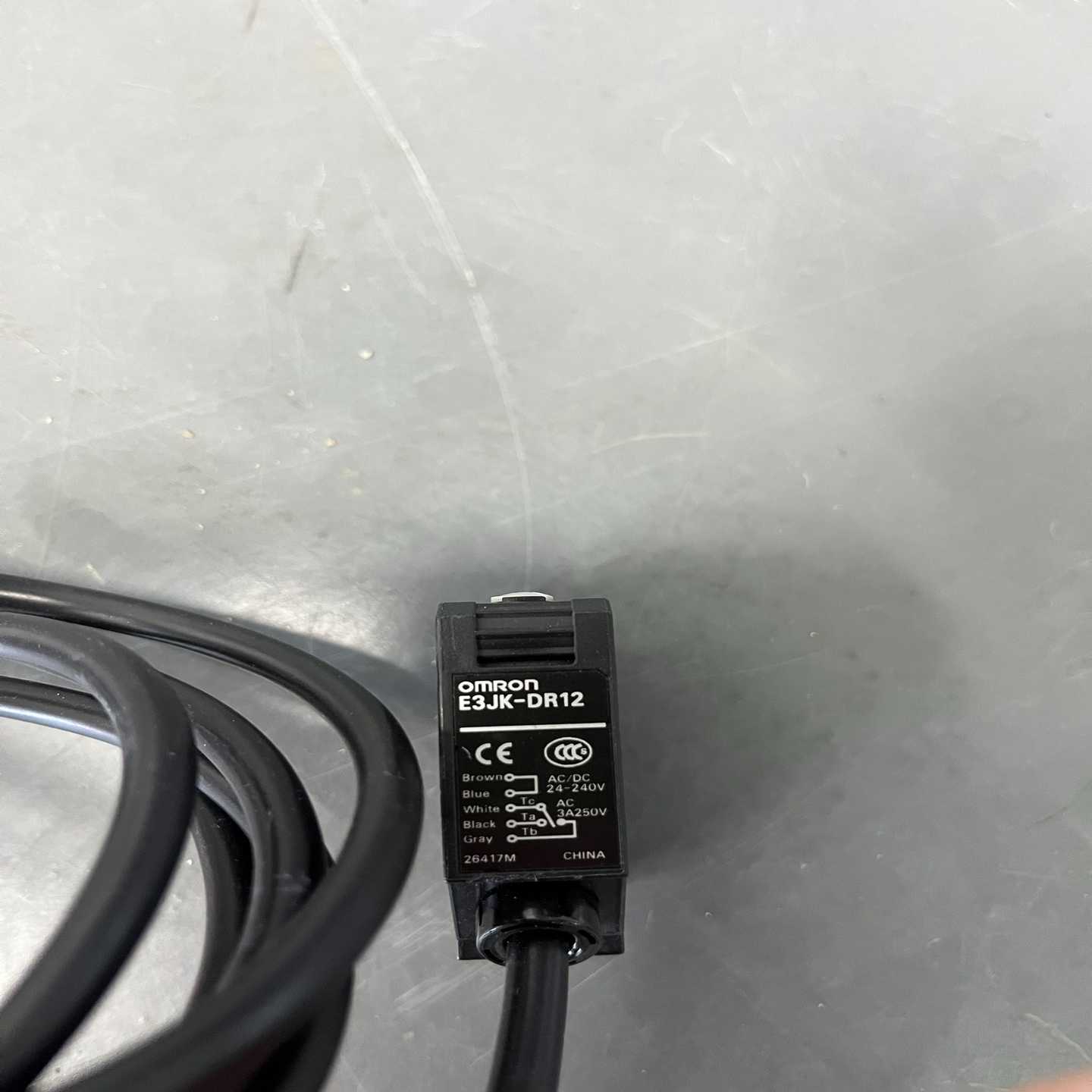 光电开关E3JK-DR12，带线，成色如图，功能好的，询价