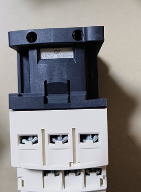 控制继电器CAD50Q7C380VAC数量6