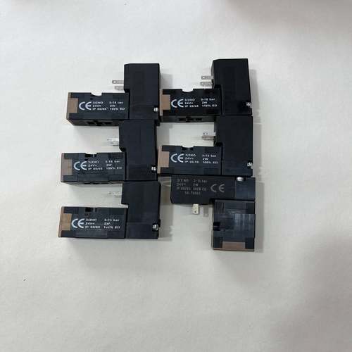 诺冠吹瓶机阀组先导阀F011068和70063，数量六个，实{议价}