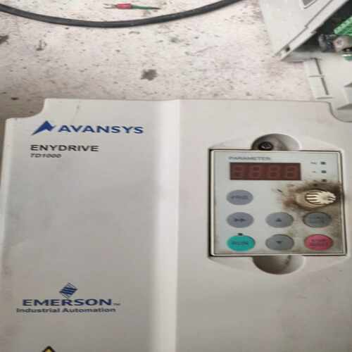 爱默生TD1000-5.5KW轻载变频器一台，成色自定义，功【侨报商