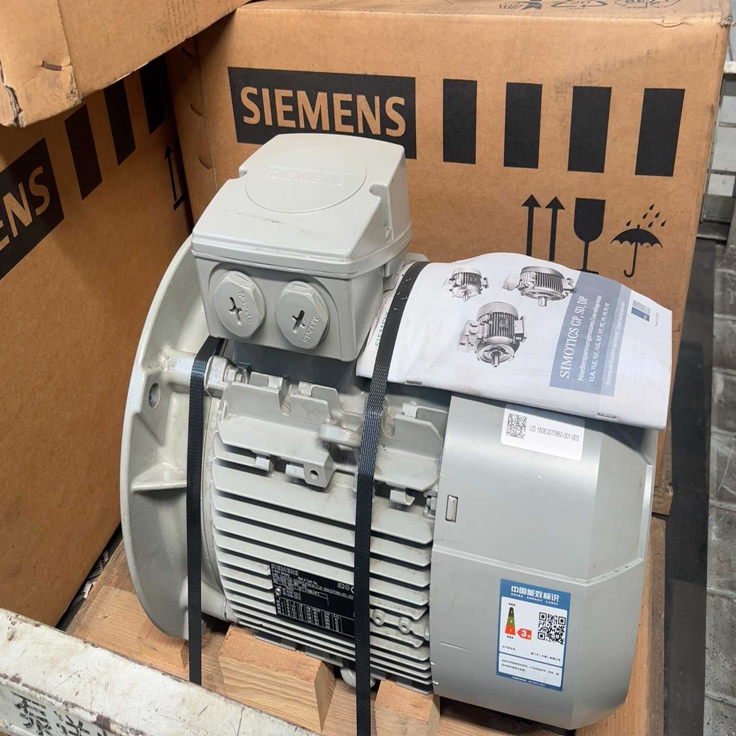 西门子电机1LE1001-1CA13-3AA4-Z全新未使用--议价商品