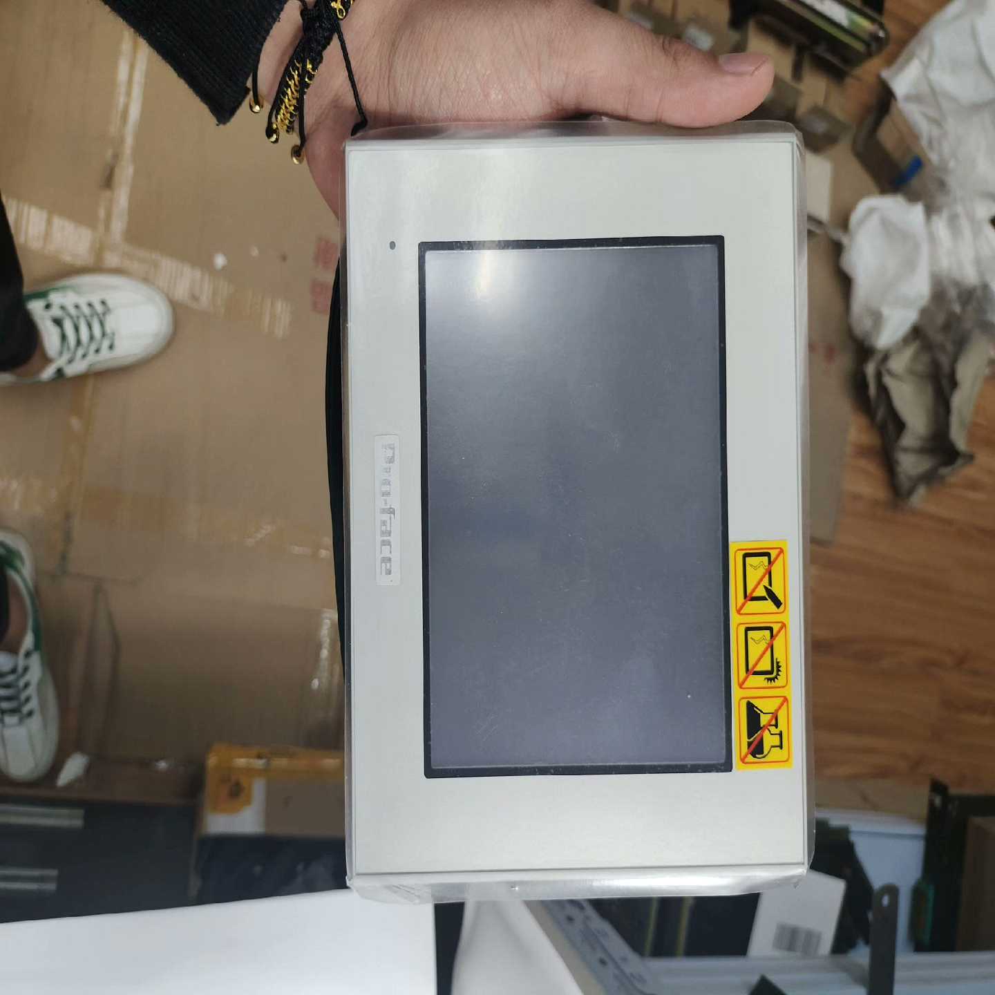 Pro-faceGP-4301TW，没外包，询价