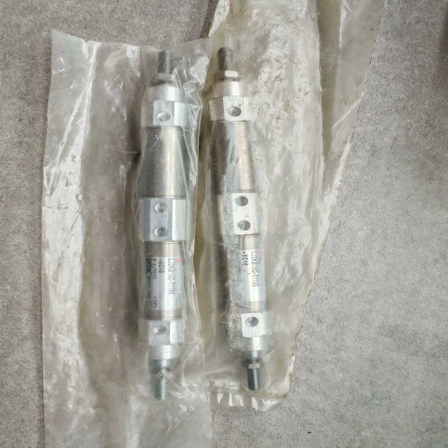 原包装未开封SMC正品双节气缸CJ2KB16D-T1195--询价客服