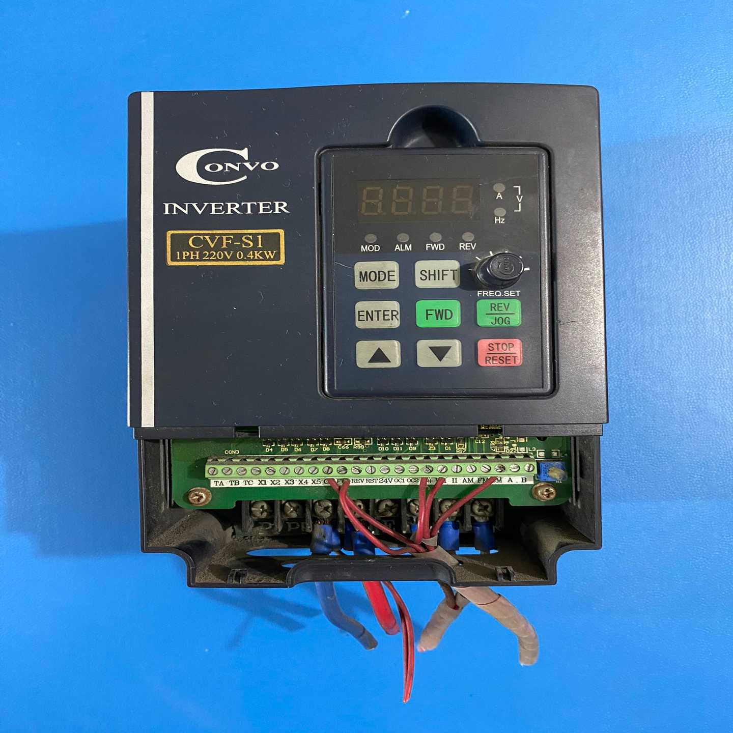 询价康沃，型号是，CVF-S1-2S0004B，康沃变频器，少了