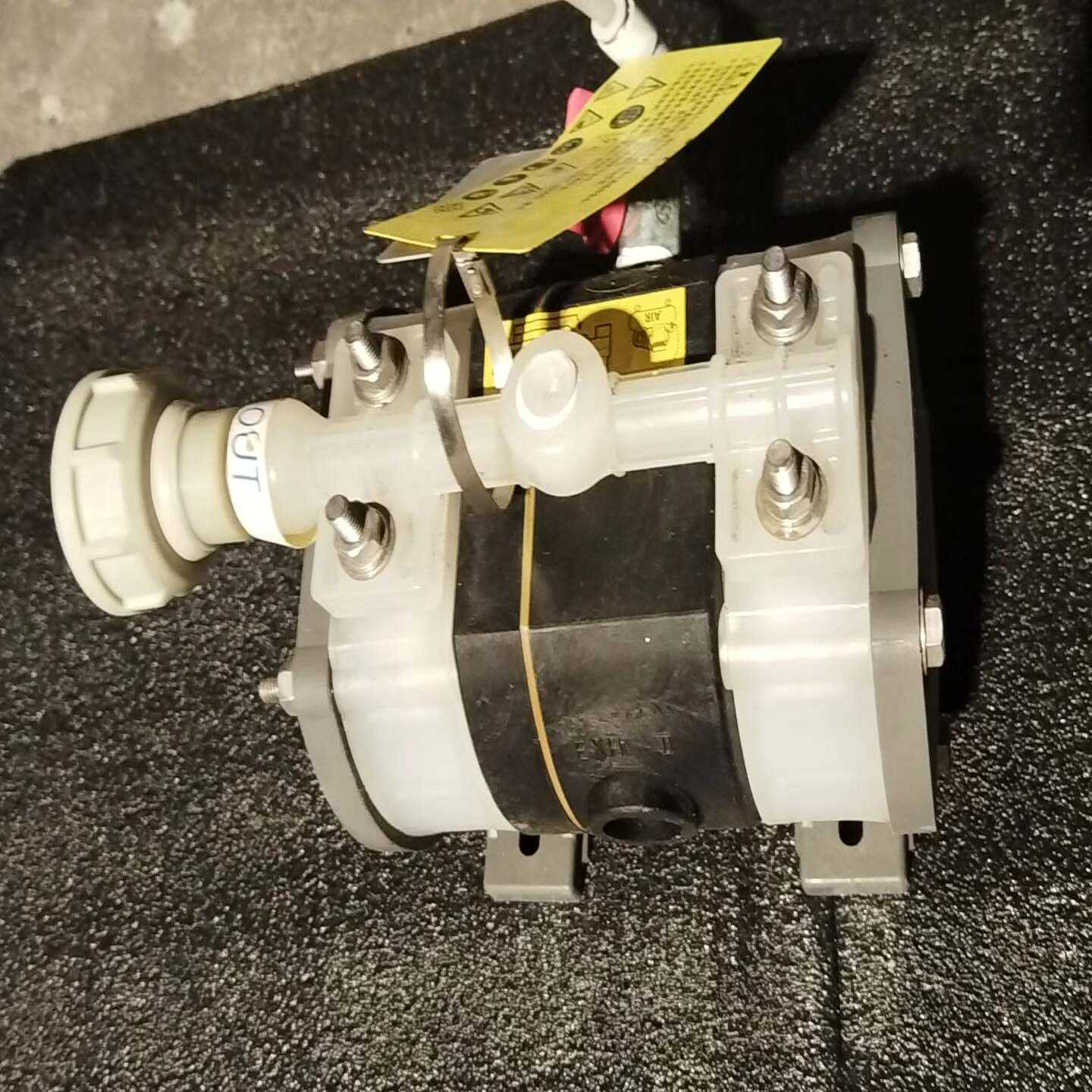 询价日本YTS气动隔膜泵，型号D050PT-PP，生产日期201