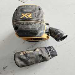 询价~得伟20V无刷砂纸机 DCW210，状况如视屏所示，看好下单