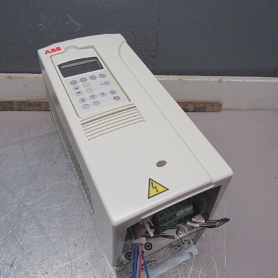 ABBACS800U100115P901VFDDRIVE380500VAC12.5A10HP使用良好