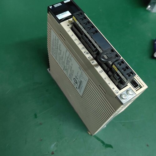 5.安川400w伺服驱动器SGV2R8A01B002000-议价