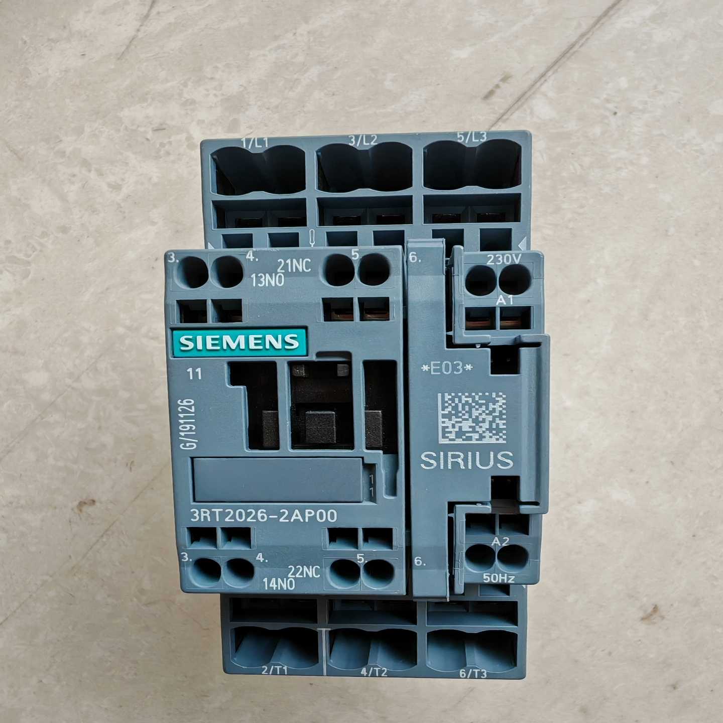 全新西门子接触器3RT2026-2AP00，德国制造--议价商品