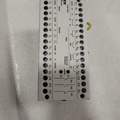 德国施克SICK LCUX1-400 安全继电器，件实物询价
