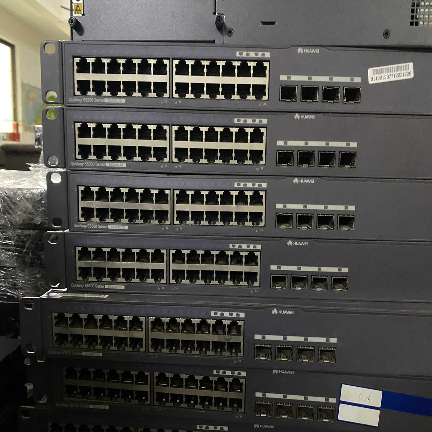 华为 S5328C-SI 24口千兆电口4口千兆光口网管交换~议价