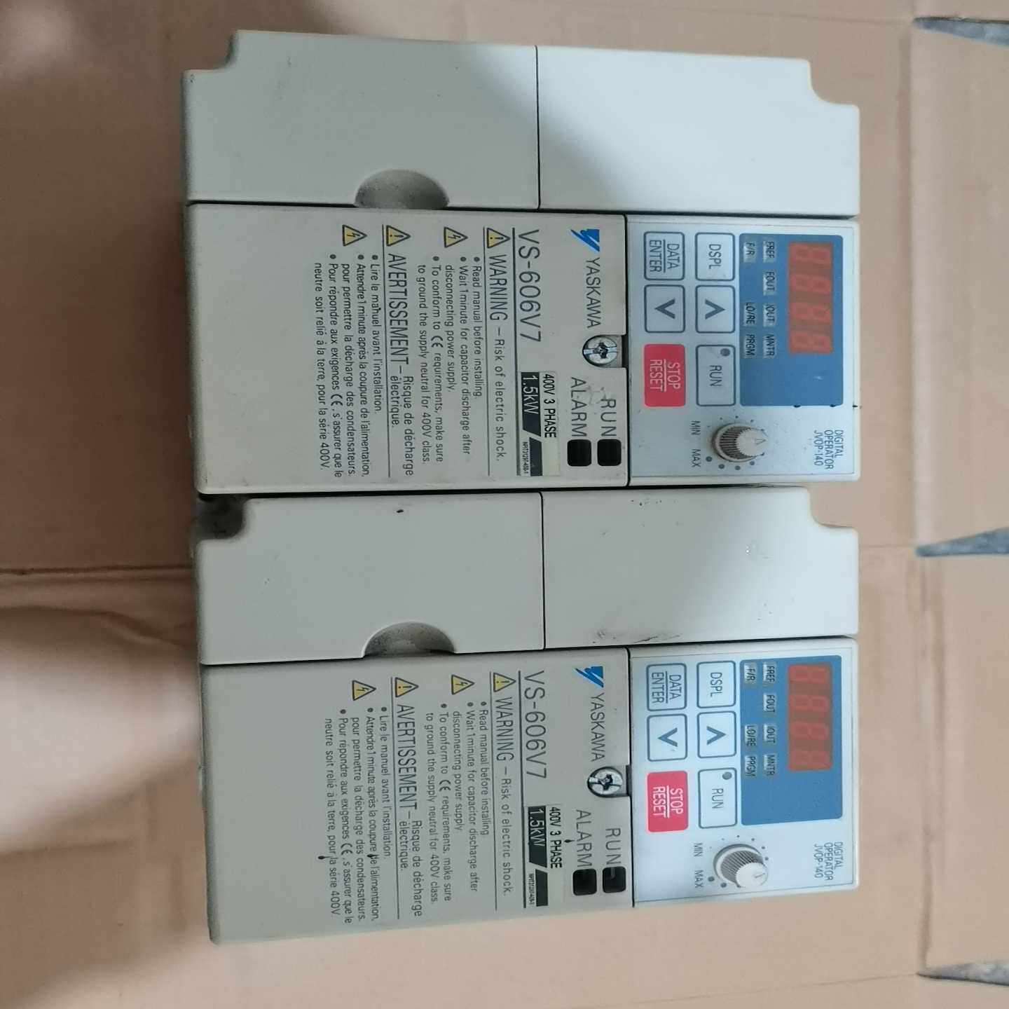 变频器CIMR-V7AT41P5，380V，1.5KW，
