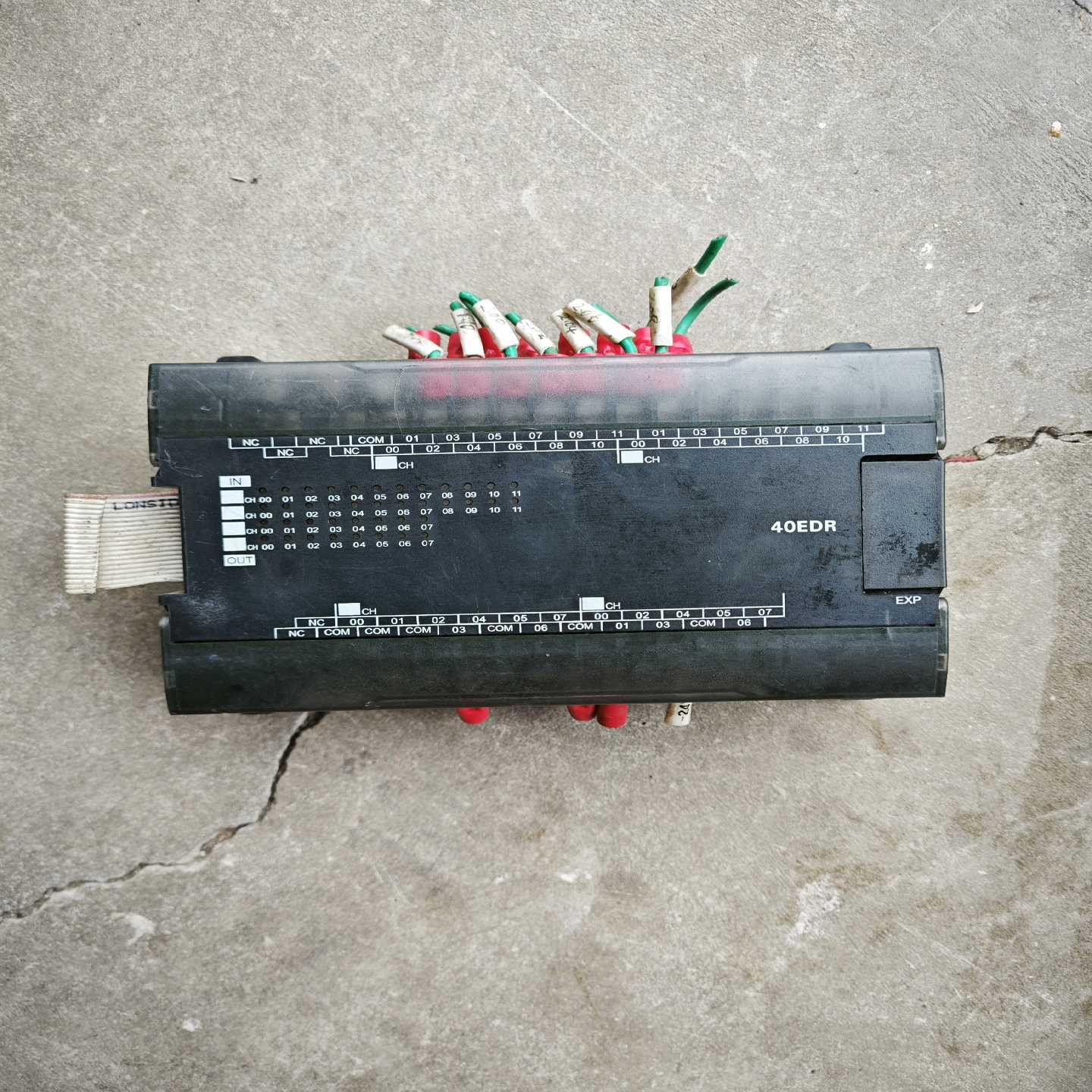 欧姆龙CP1W-40EDR，原装拆机一个，连接的排线被剪了，-询价