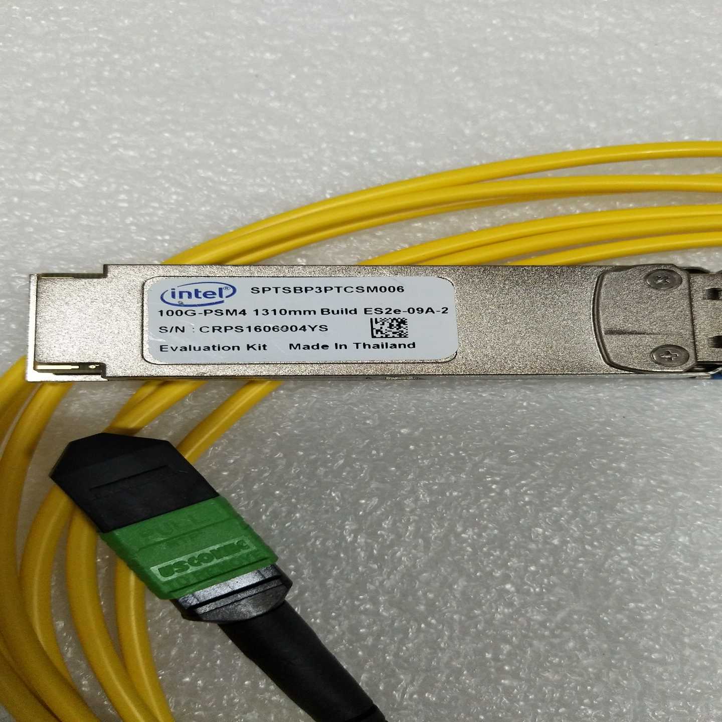 Intel Aoi 硅光AOC 1 to 1MPO  1to（子云设备）