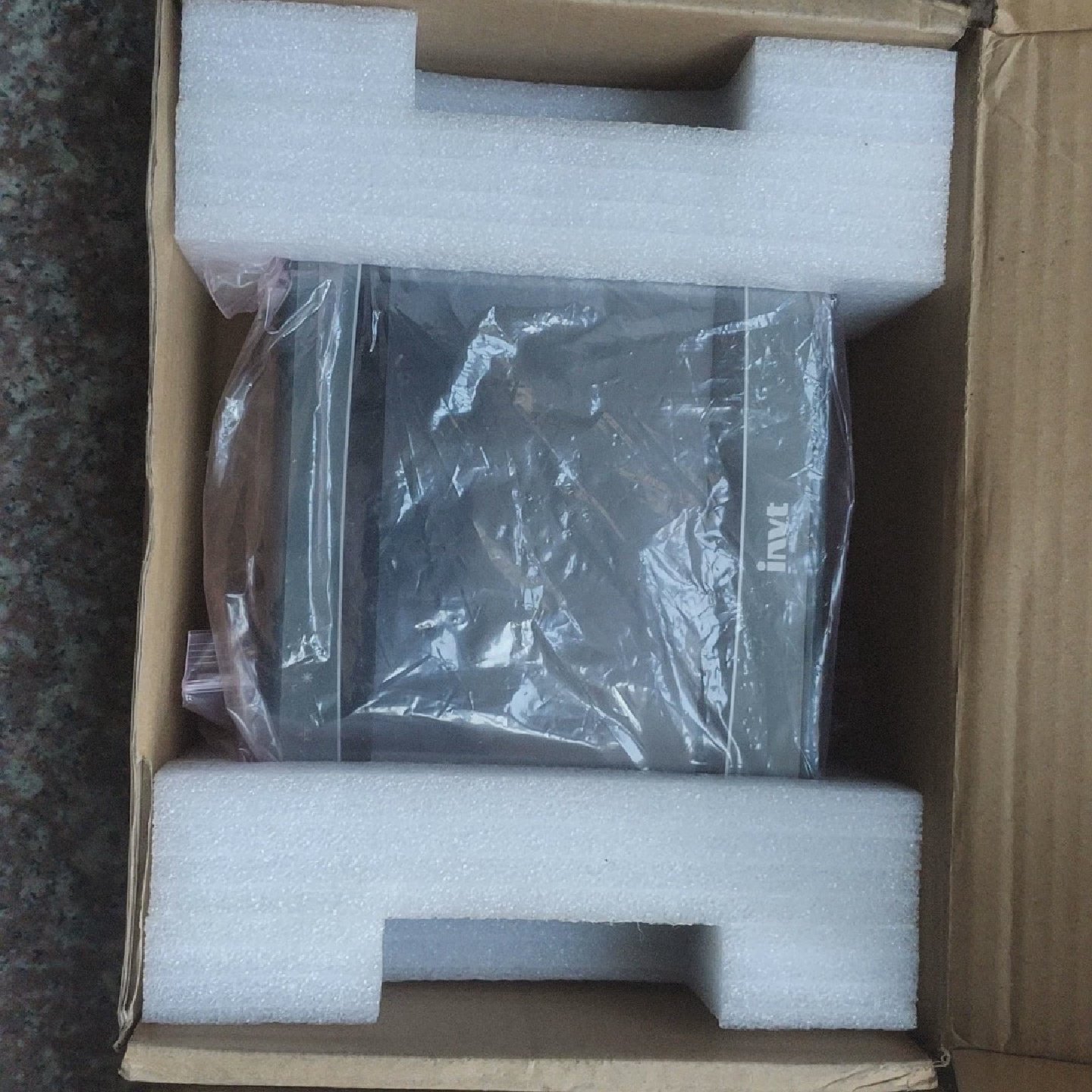 英威腾invt触摸屏Vt6070P2个没有线