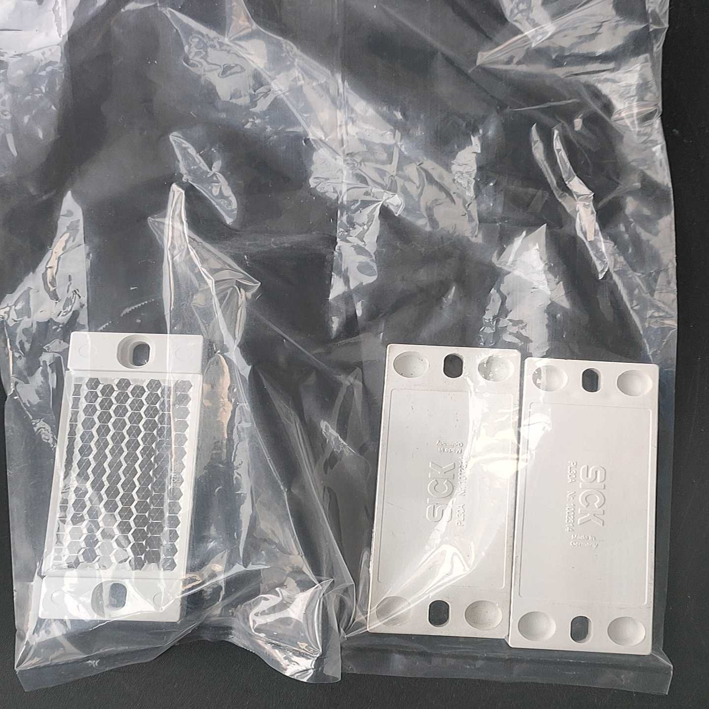 (询价)德国SICK反光板PL30A个没有袋子包装的3个一共70