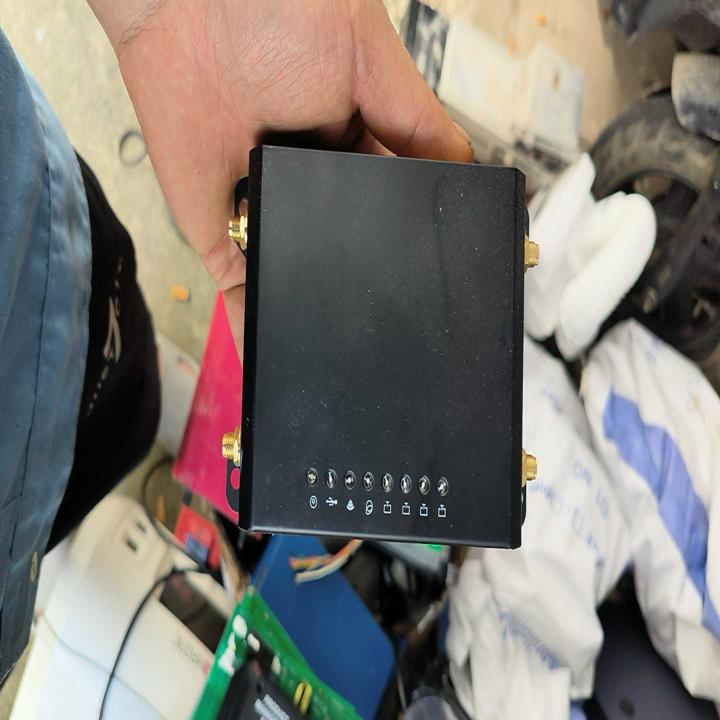 转让全新……插卡4G无线路由器电信联通移动转WiFi家用办公~