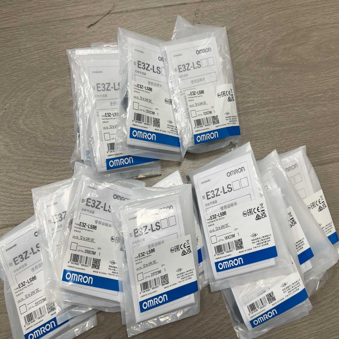 询价~  E3Z-LS86光电开关 原包装