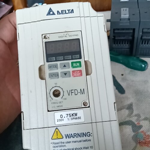 寻I台达变频器VFD007M21A0.75KW230V三