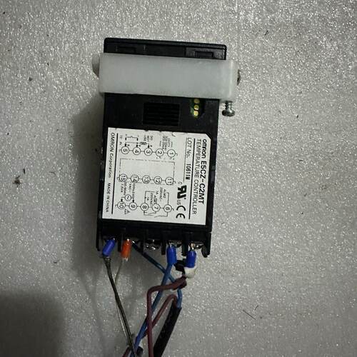 询价温控仪，的，型号：E5CZ-C2MT，便宜处理。议价