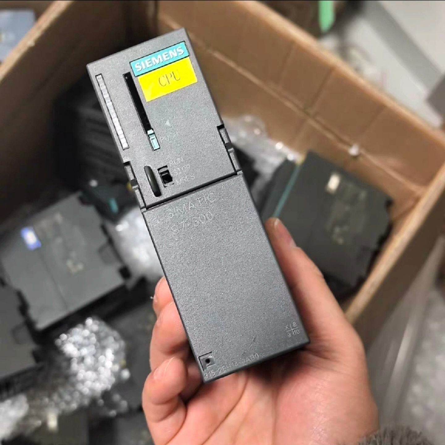 出西门子SIMATIC S7-300 PLC，型号IP 6E--议价商品