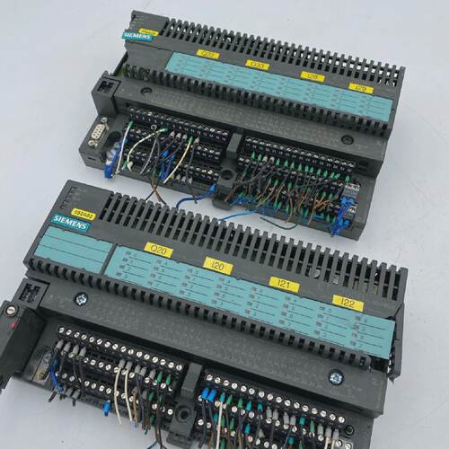 2 x SIEMENS SIMATIC ET 200B 24DI  8DO 1330BN010XB0  1930CB10