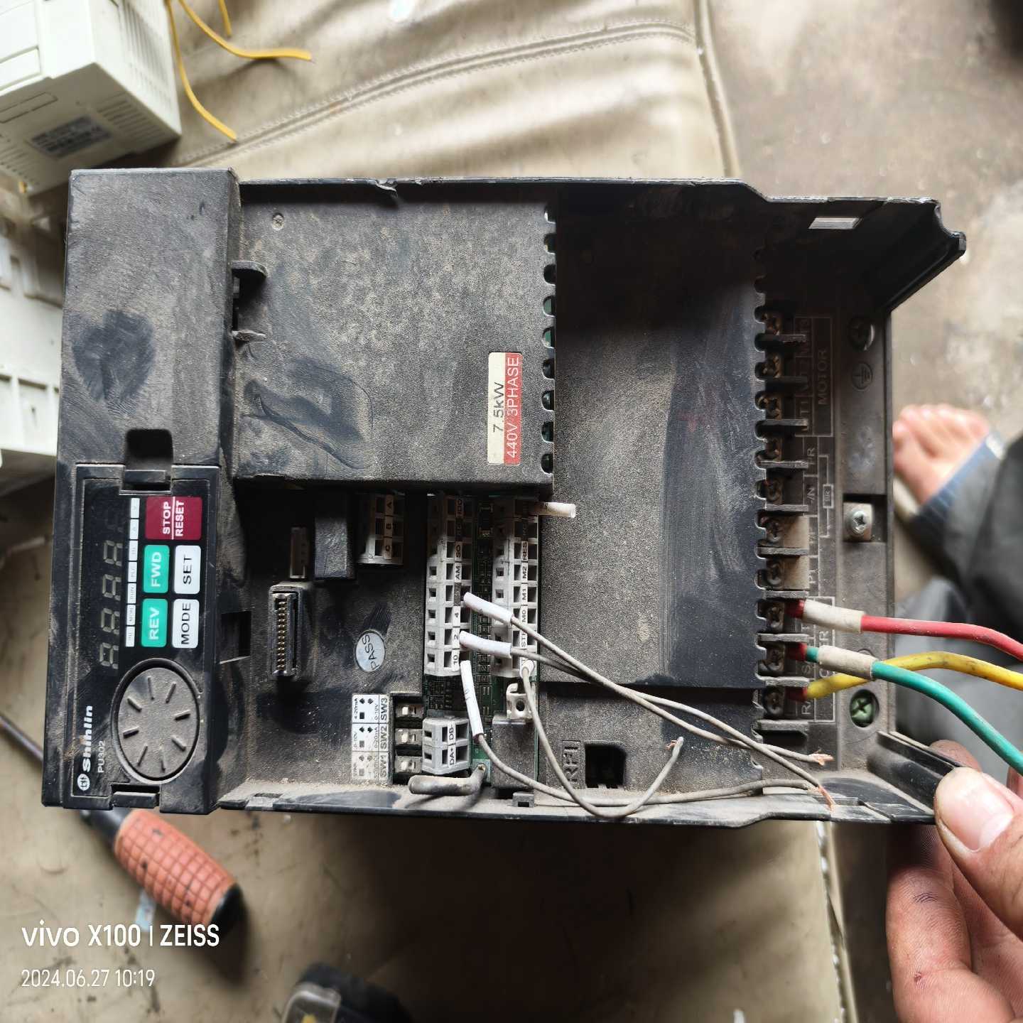 士林7.5KW变频器 SE3-043-7.5K的使用正常(嚷嚷电子）