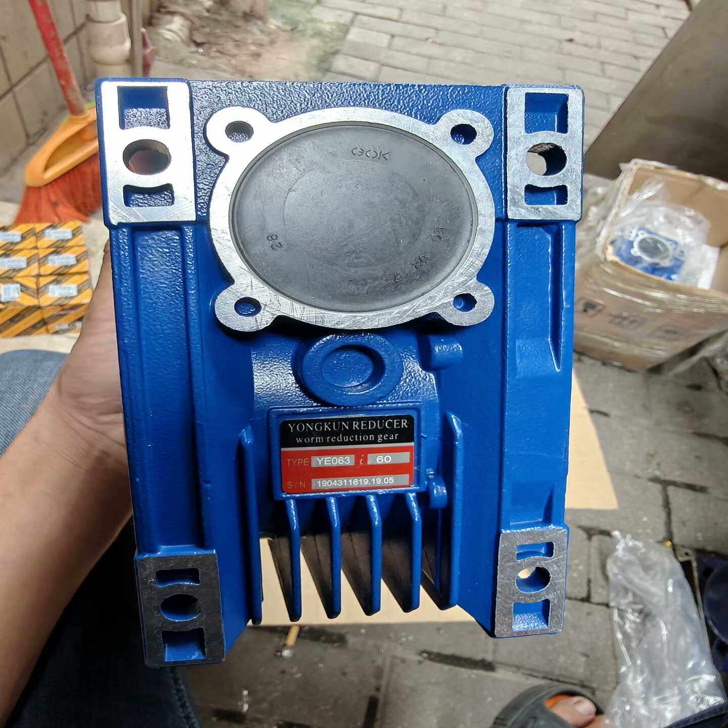 ！铝壳涡轮减速机YE063高精密蜗轮蜗杆减速机，库存询价