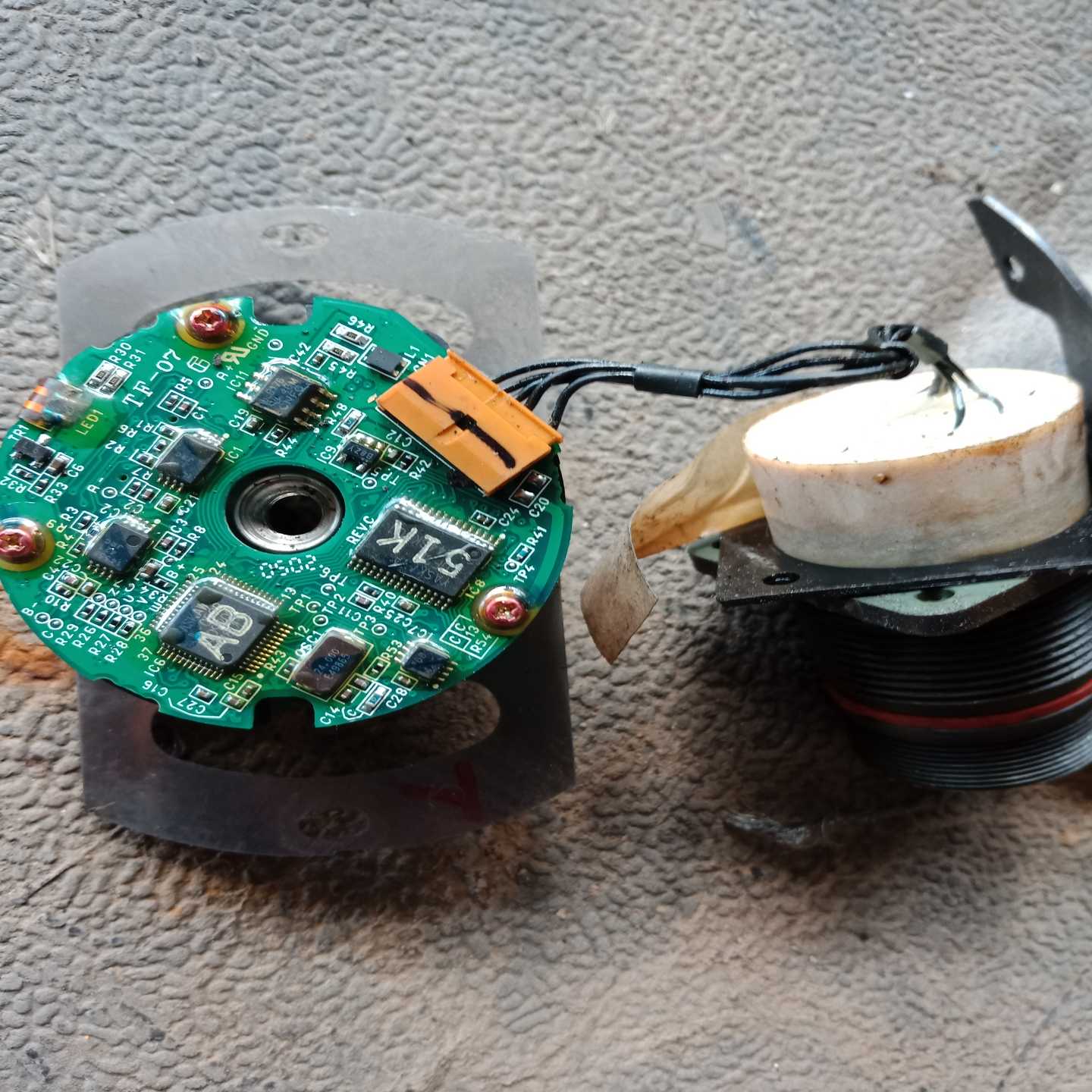 安川伺服电机编码器B17001A25045，成色漂亮功能包好【鑫鑫商