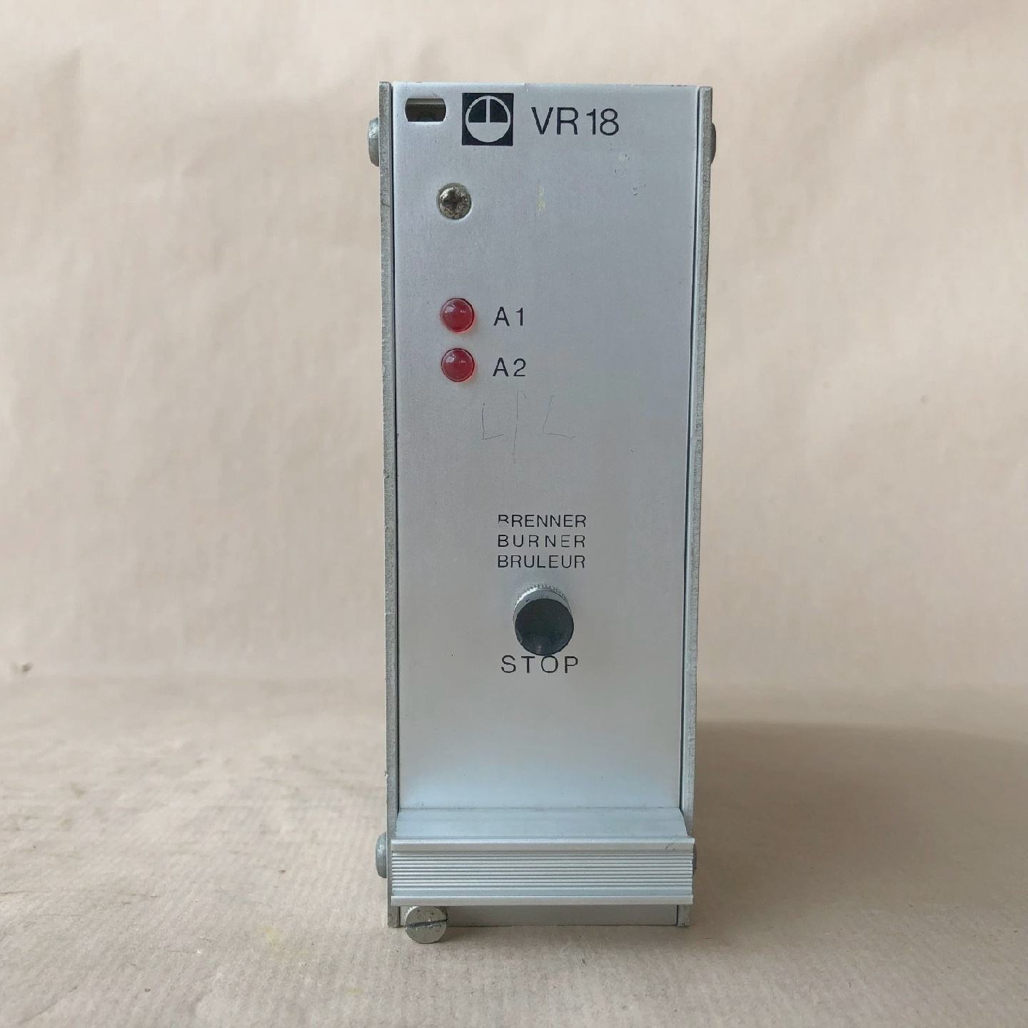 Gestra VR 18b Elektronische Level Schalter 220V Boiler Brenn - 实物图