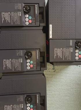 三菱变频器E7002.2千瓦3台5.5千瓦一台议价