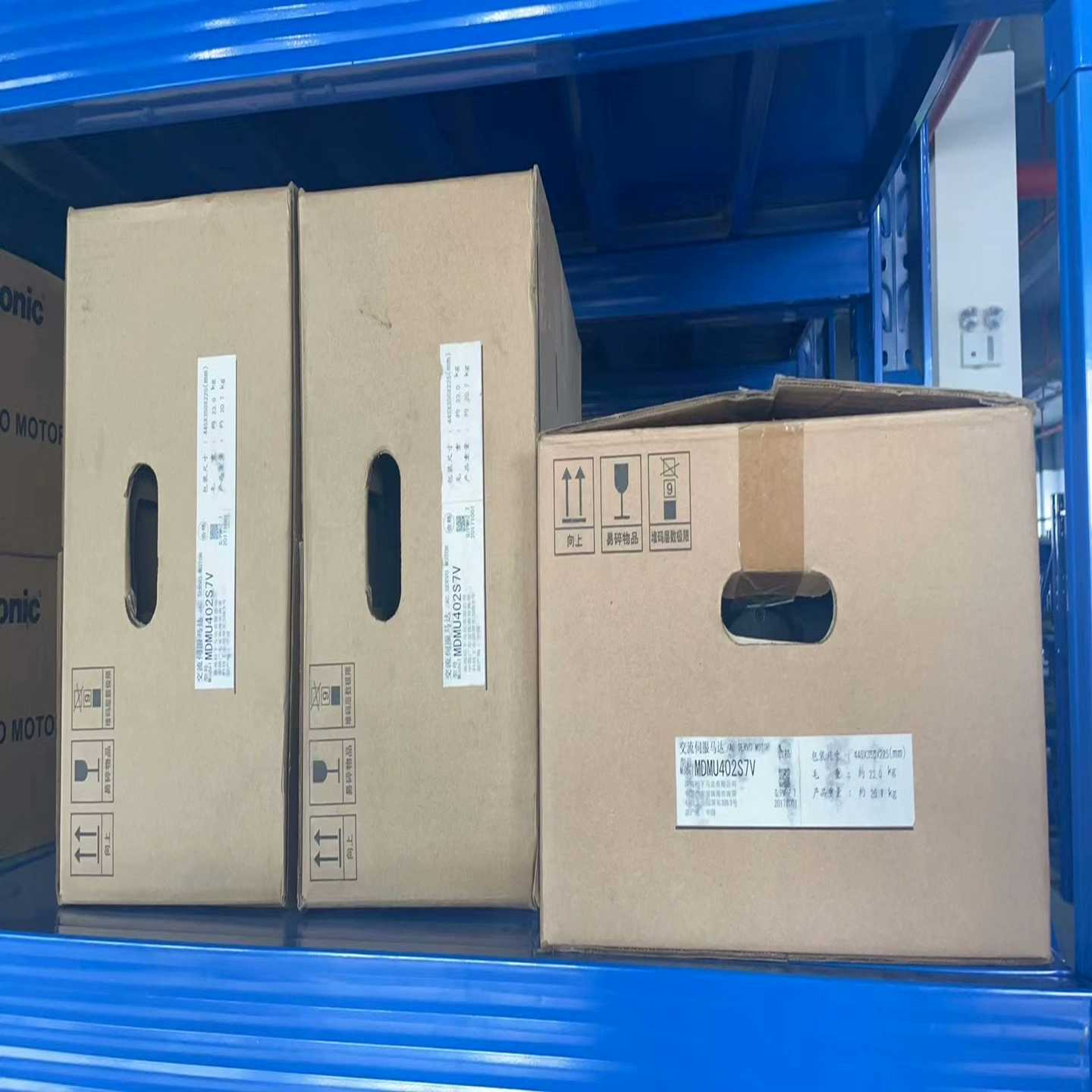 MDMU402S7v全新松下伺服驱动器现货3个议价--议价商品