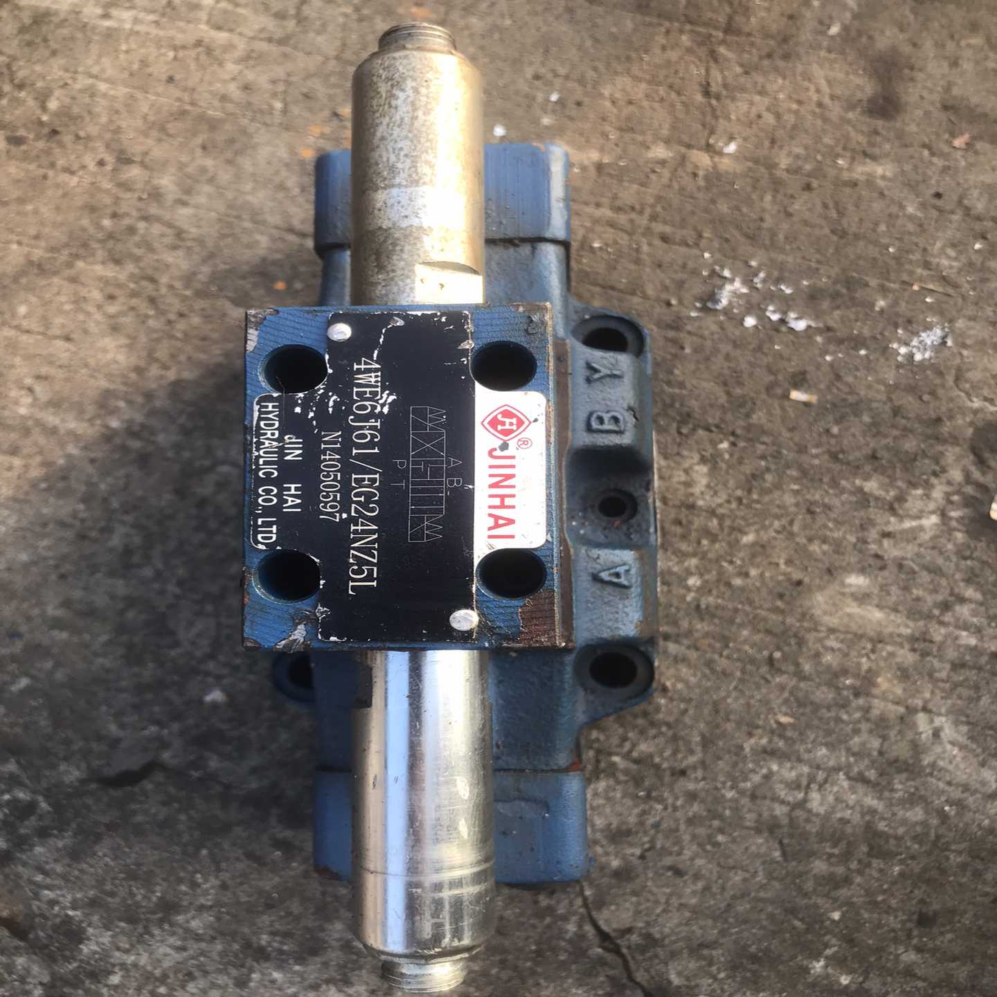 金海牌液压阀，型号4WE6E6X/6EG24NETZ5L。--议价商品