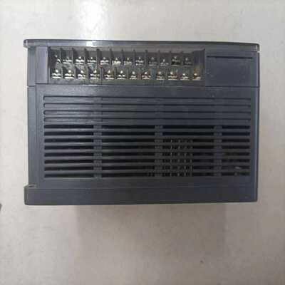 询价~PLC控制器TM251MESC、实物图。