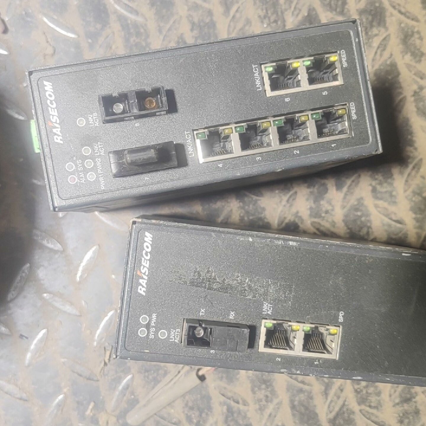 议价--瑞斯康达科技工业交换机俩台