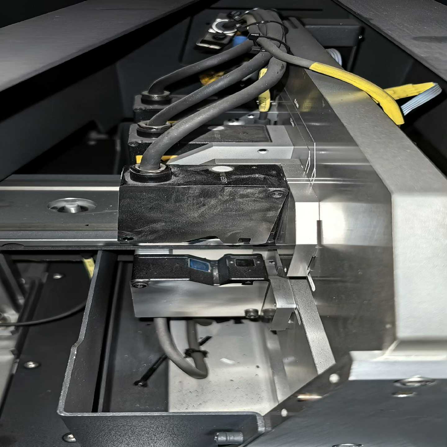 【星慕电子】LK-H022基恩士激光位移传感器，成色如新，联系