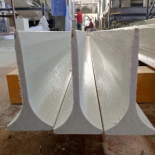 猪舍玻璃钢地板梁漏粪板底梁保育床三角支撑梁母猪产床地板横梁