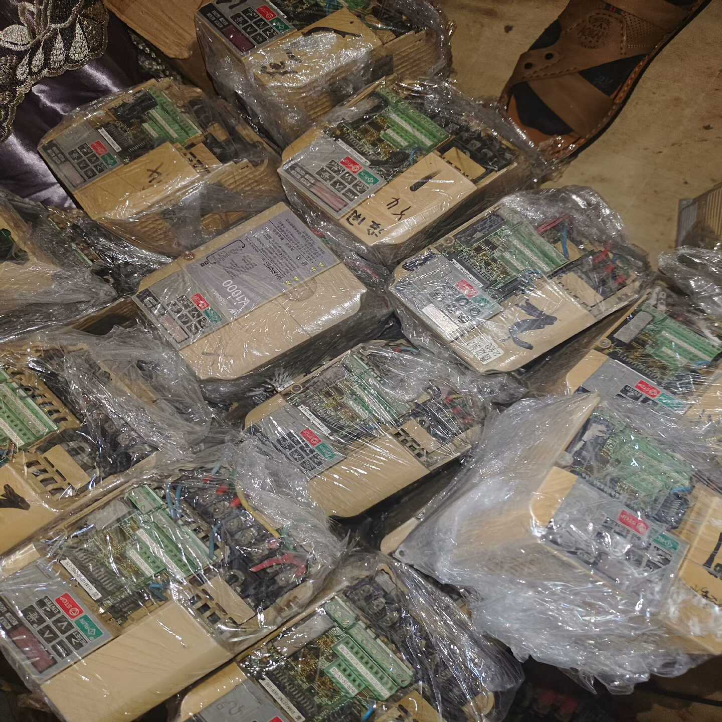 【议价】安川V1000变频器CIMR-VB4A0004BBA1.5适用