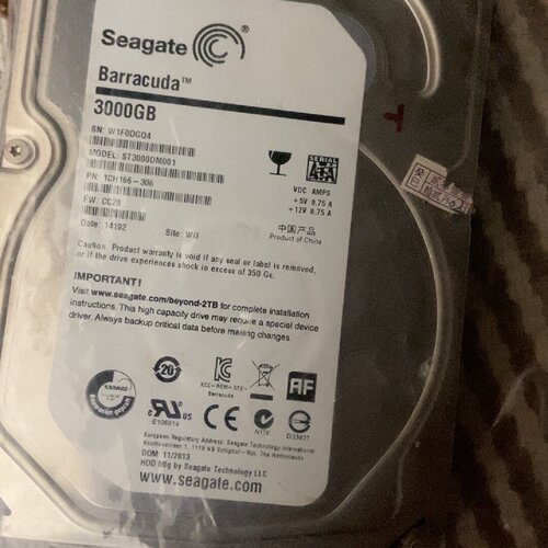 希捷3TB机械型号ST3000DM0013.5寸SA议价