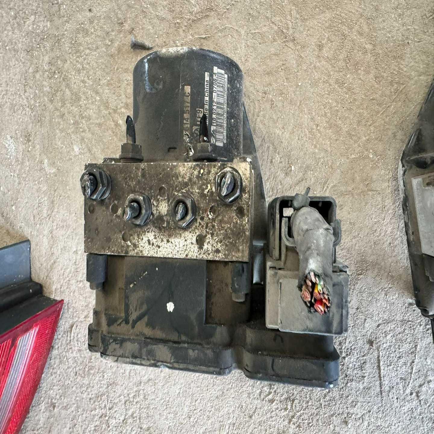 大众帕萨特ABS泵，型号561614517C，图片就是实--议价商品