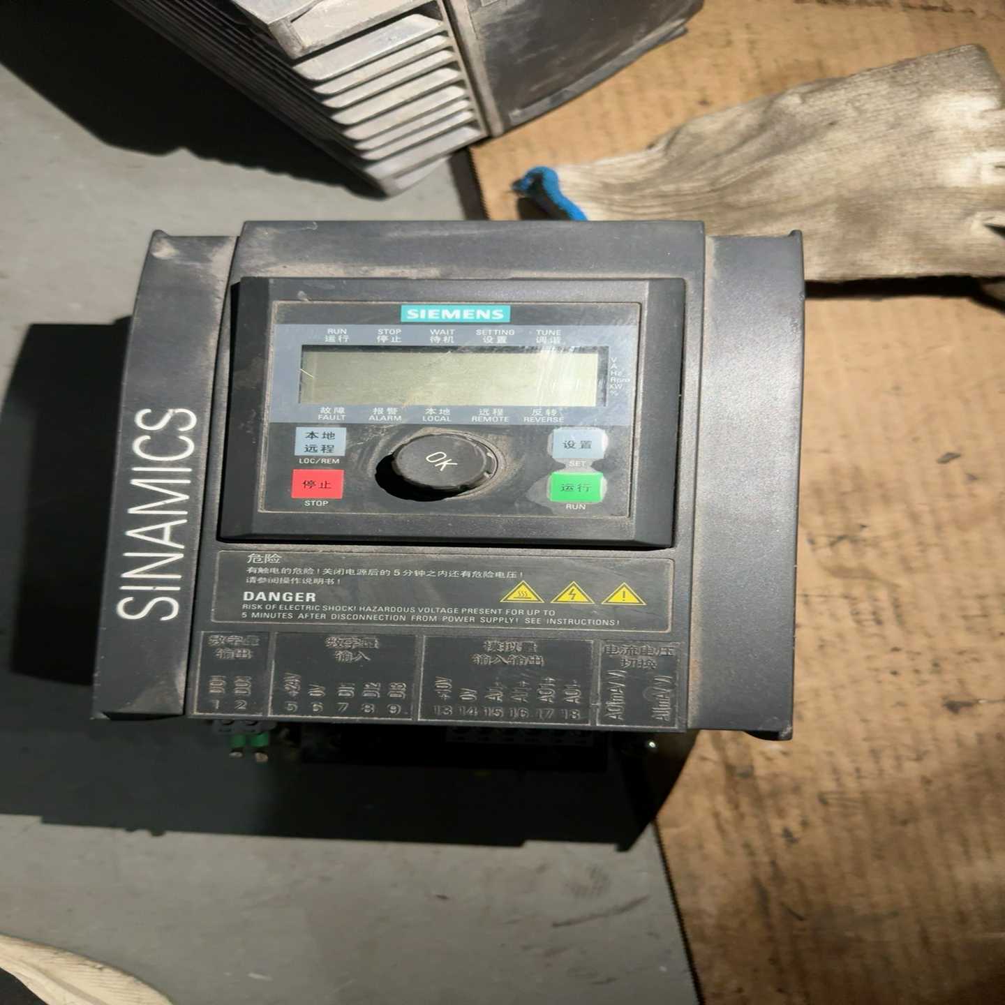 西门子变频器6SL3217-0CE21-1UA1一台，1.1--议价商品